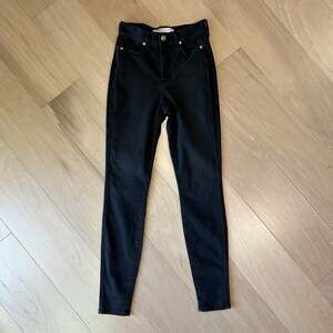 AYR The Riser Denim Black Jean